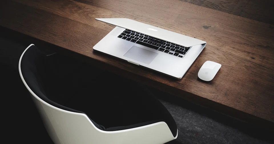 AI vs Human Web Design in Naples — Sparkler Digital